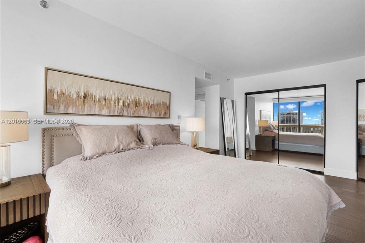 1000 W Island Blvd # 2508, Aventura FL 33160 — 18