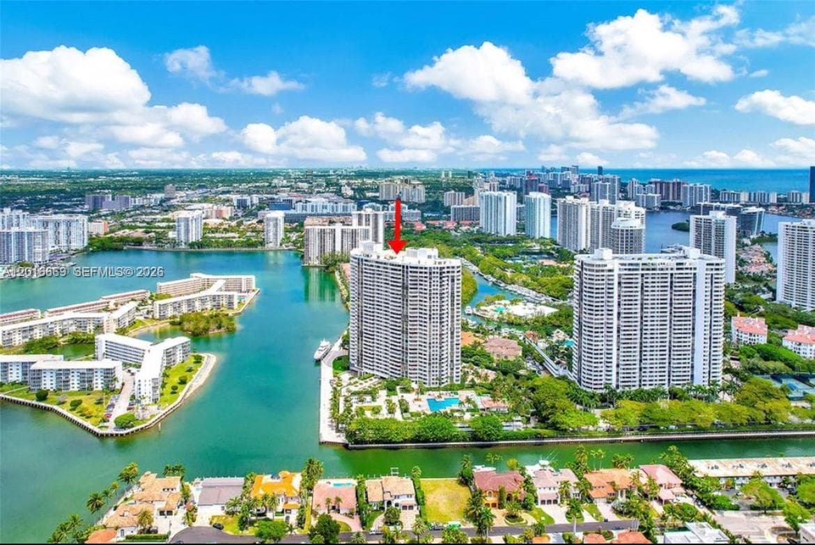 1000 W Island Blvd # 2508, Aventura FL 33160 — 48