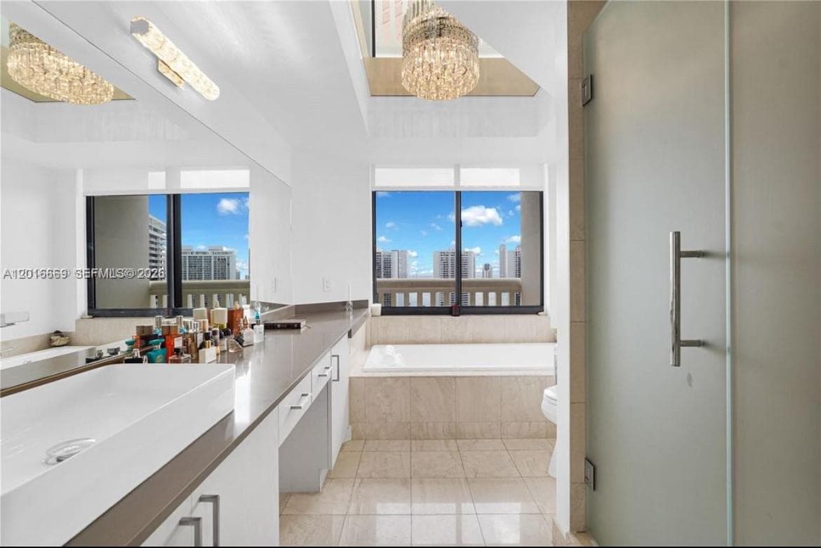 1000 W Island Blvd # 2508, Aventura FL 33160 — 19