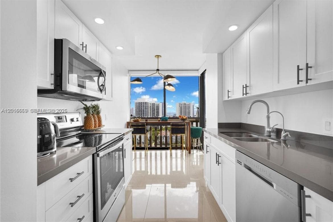 1000 W Island Blvd # 2508, Aventura FL 33160 — 31