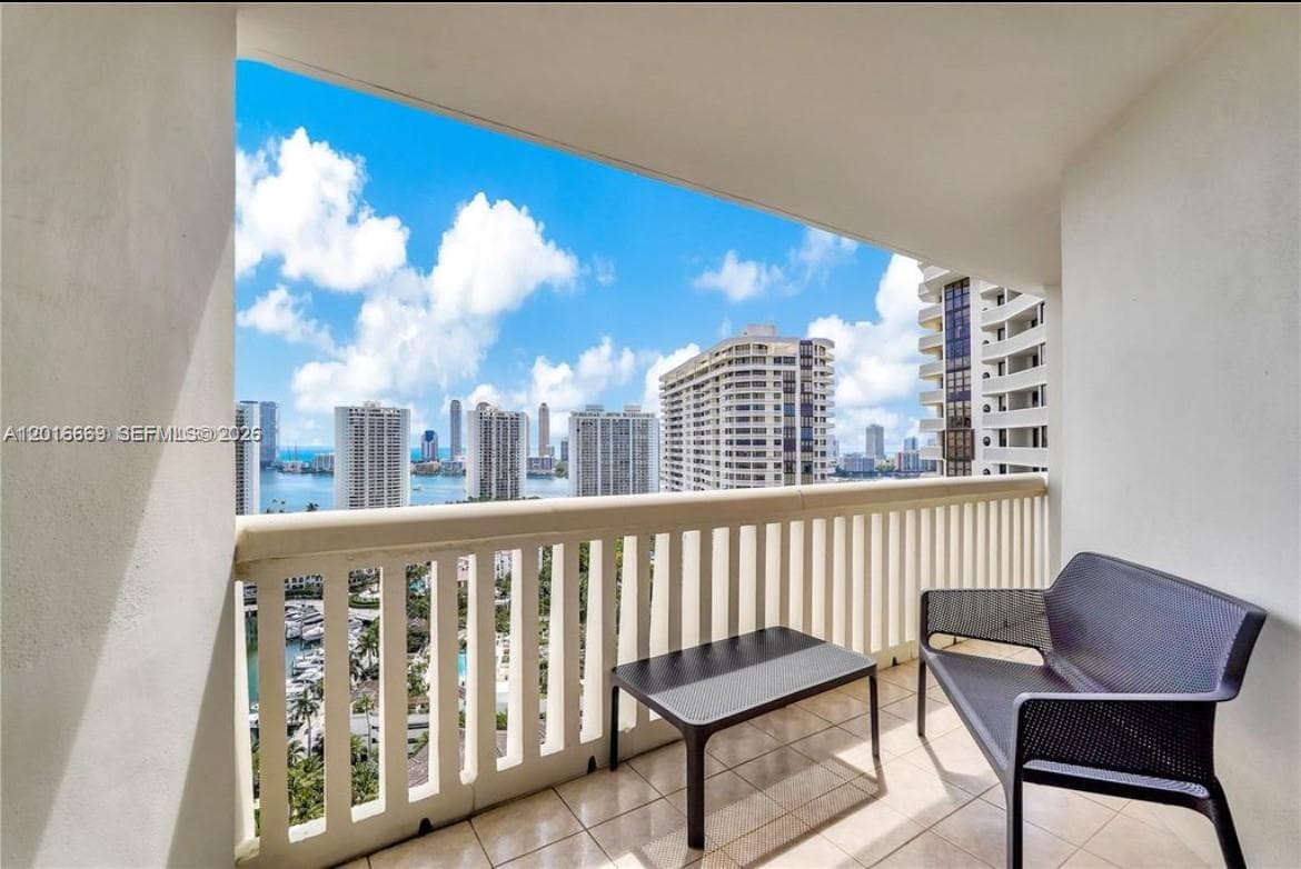1000 W Island Blvd # 2508, Aventura FL 33160 — 29