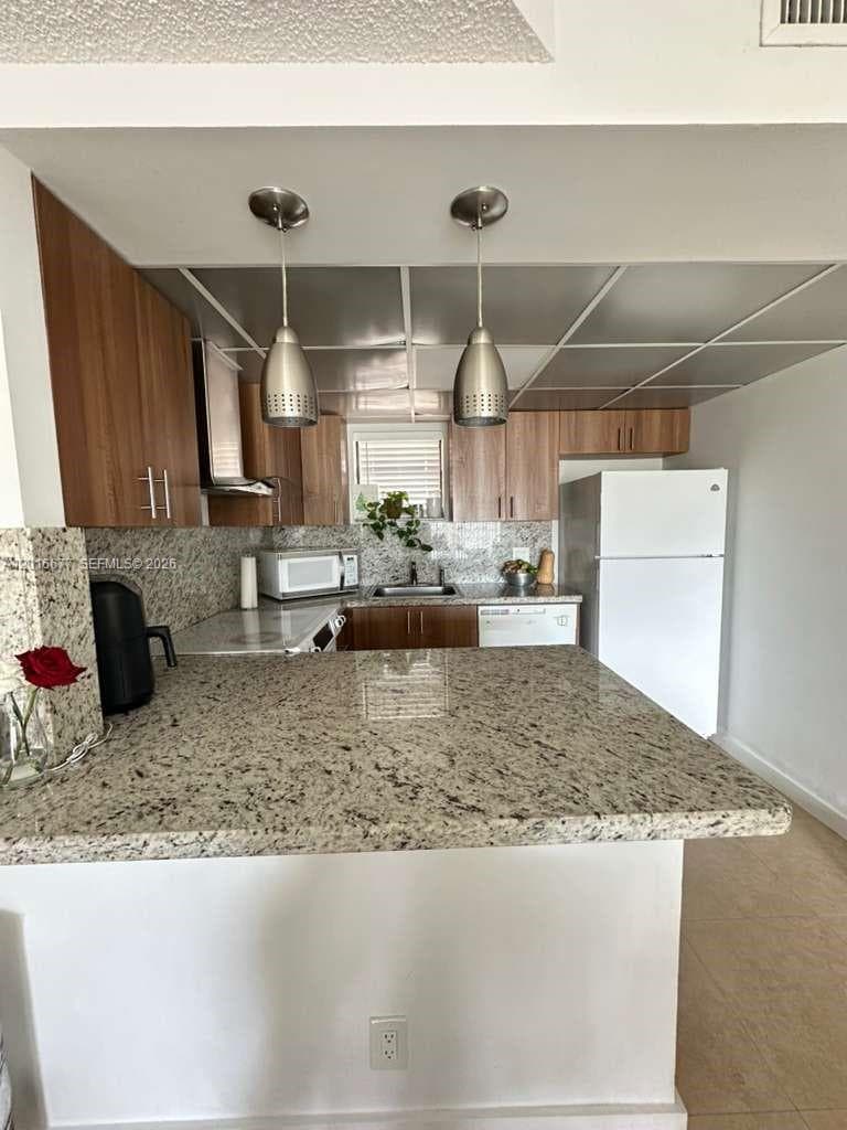 8290 Lake Dr # 325, Doral FL 33166 — 2