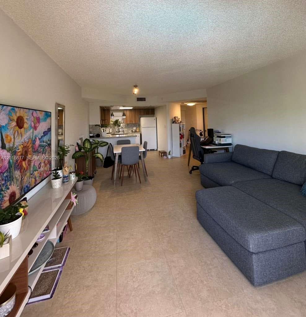 8290 Lake Dr # 325, Doral FL 33166 — 6