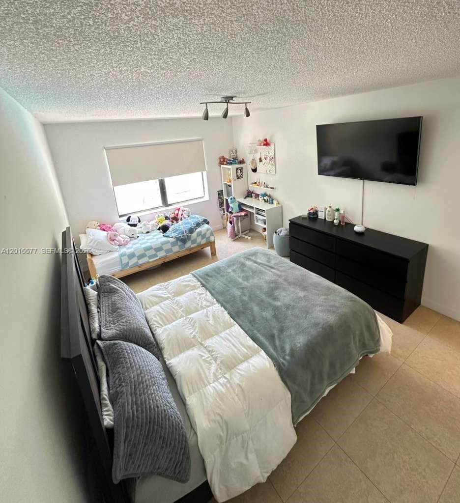8290 Lake Dr # 325, Doral FL 33166 — 8