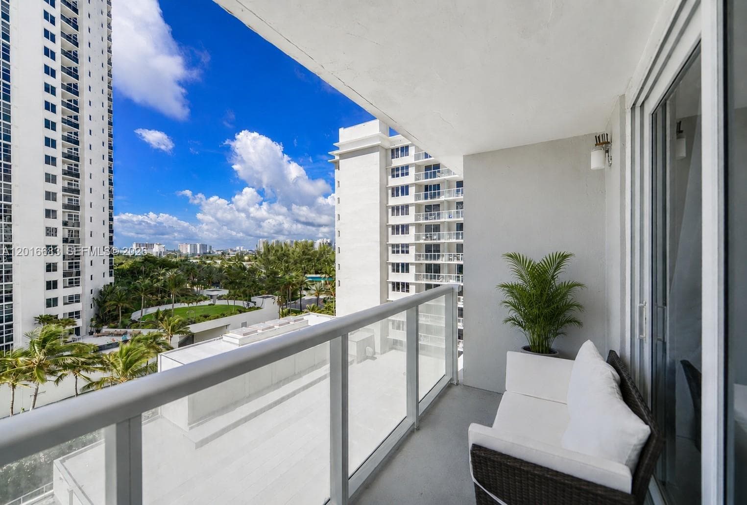 19201 Collins Ave # 609, Sunny Isles Beach FL 33160 — 13
