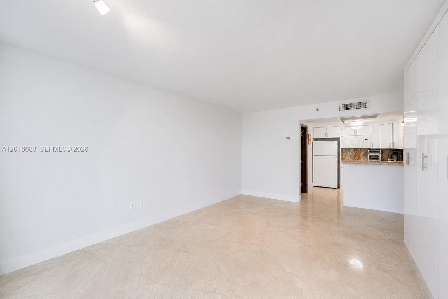 19201 Collins Ave # 609, Sunny Isles Beach FL 33160 — 15