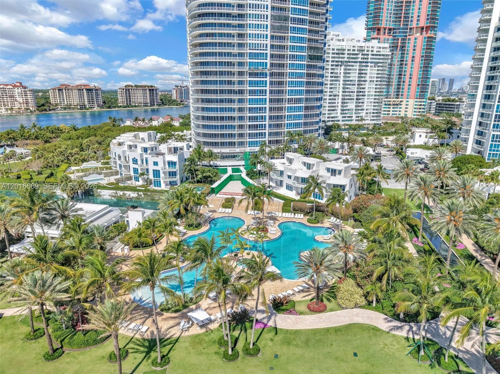 100 S Pointe Dr # 801, Miami Beach FL 33139 — 42