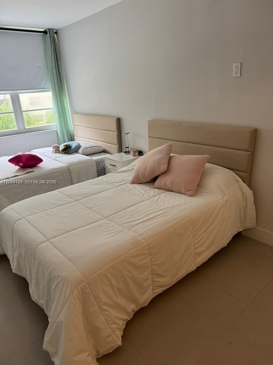 100 Lincoln Rd # 426, Miami Beach FL 33139 — 7