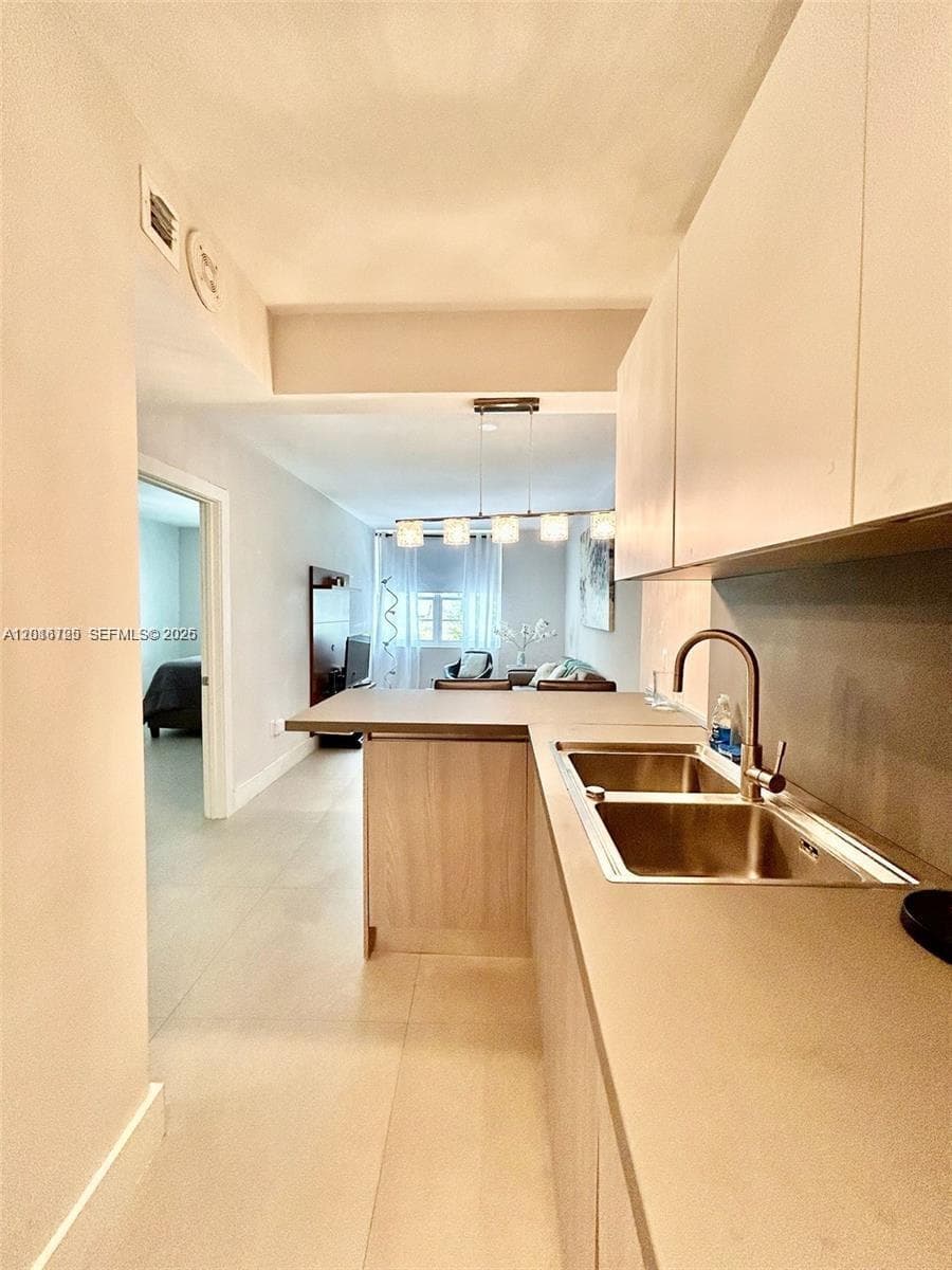 100 Lincoln Rd # 426, Miami Beach FL 33139 — 3