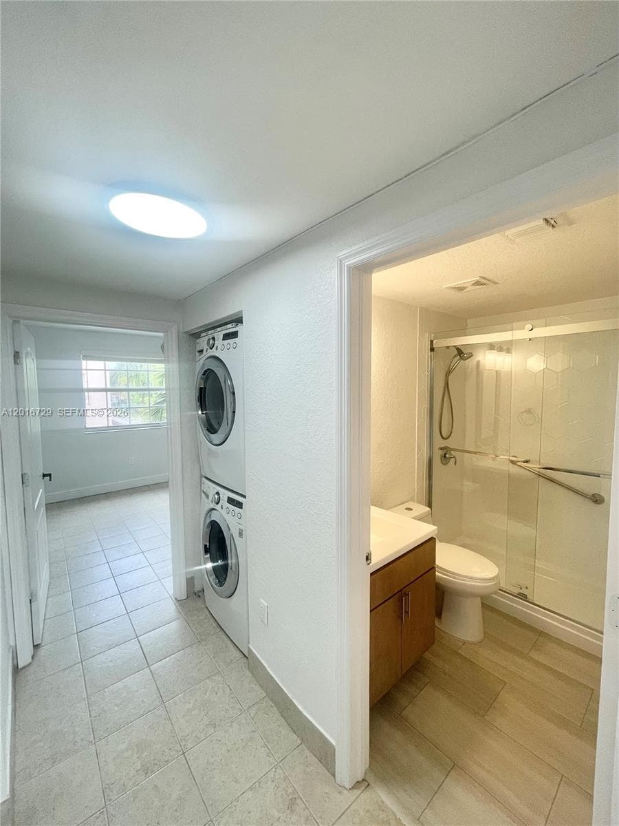 77 E 4th St # A212, Hialeah FL 33010 — 25