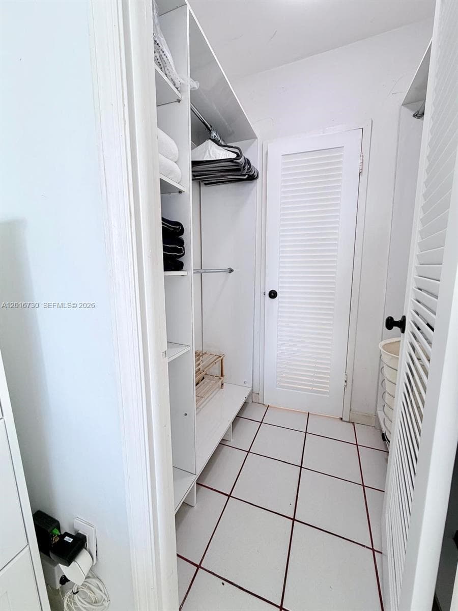 100 Lincoln Rd # 1609, Miami Beach FL 33139 — 6