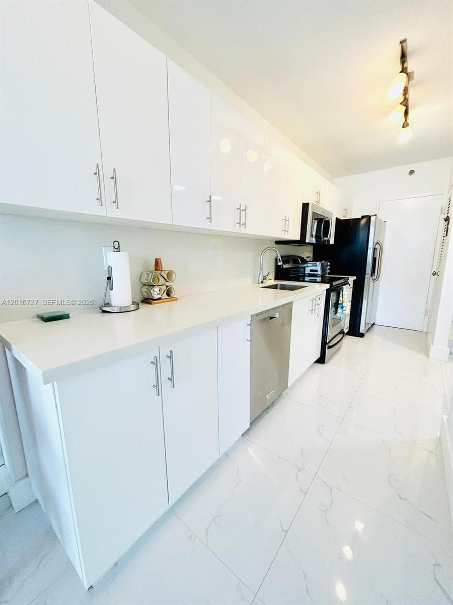 100 Lincoln Rd # 1526, Miami Beach FL 33139 — 5