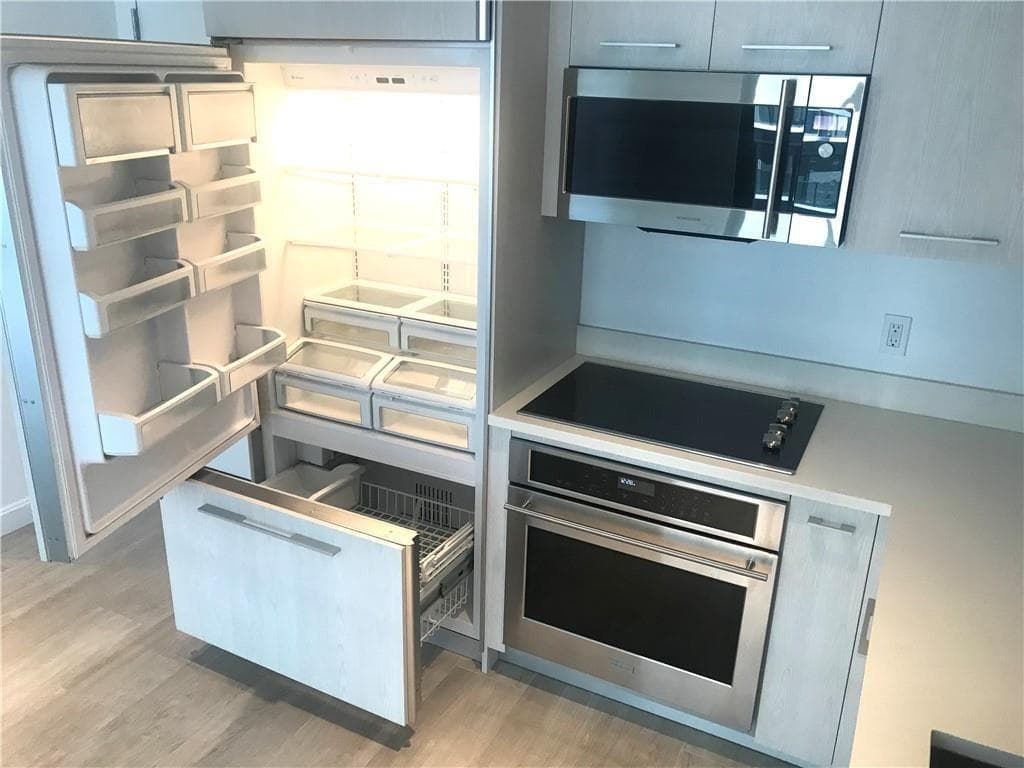 45 SW 9th Street # 3707, Miami FL 33130 — 25