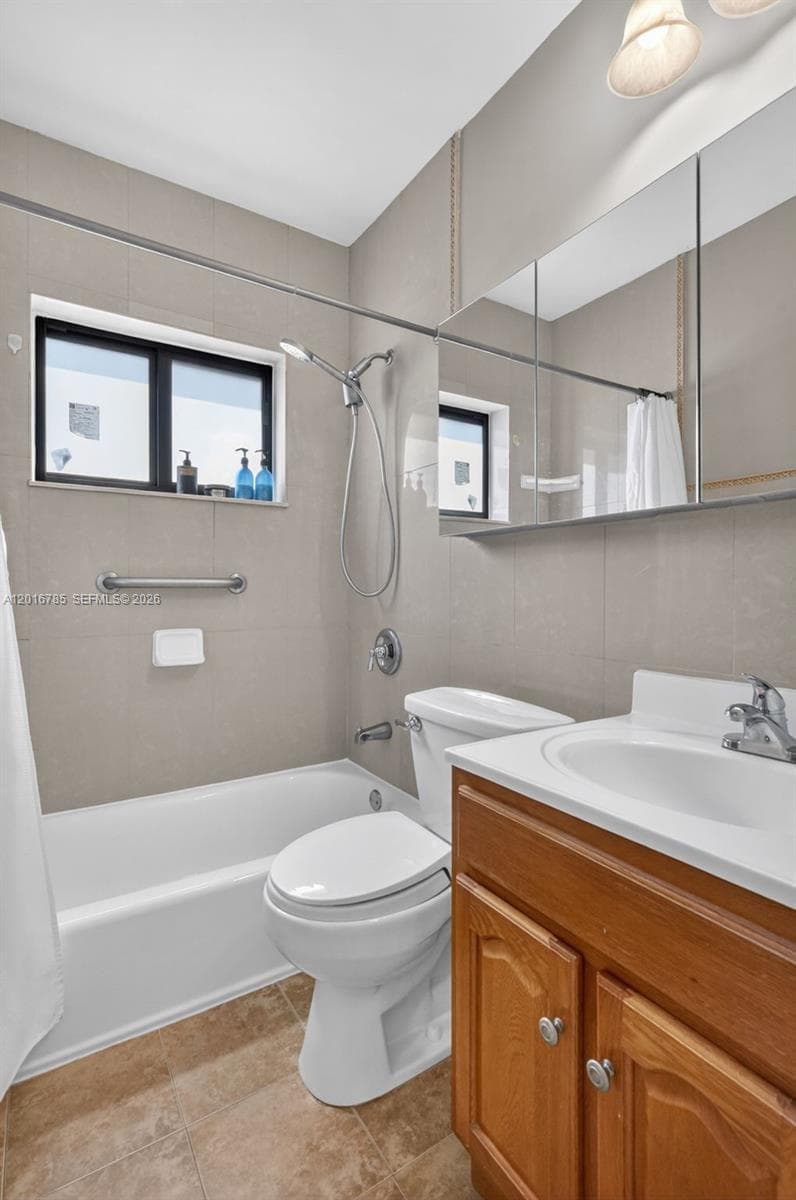 1871 SW 23rd St, Miami FL 33145 — 19
