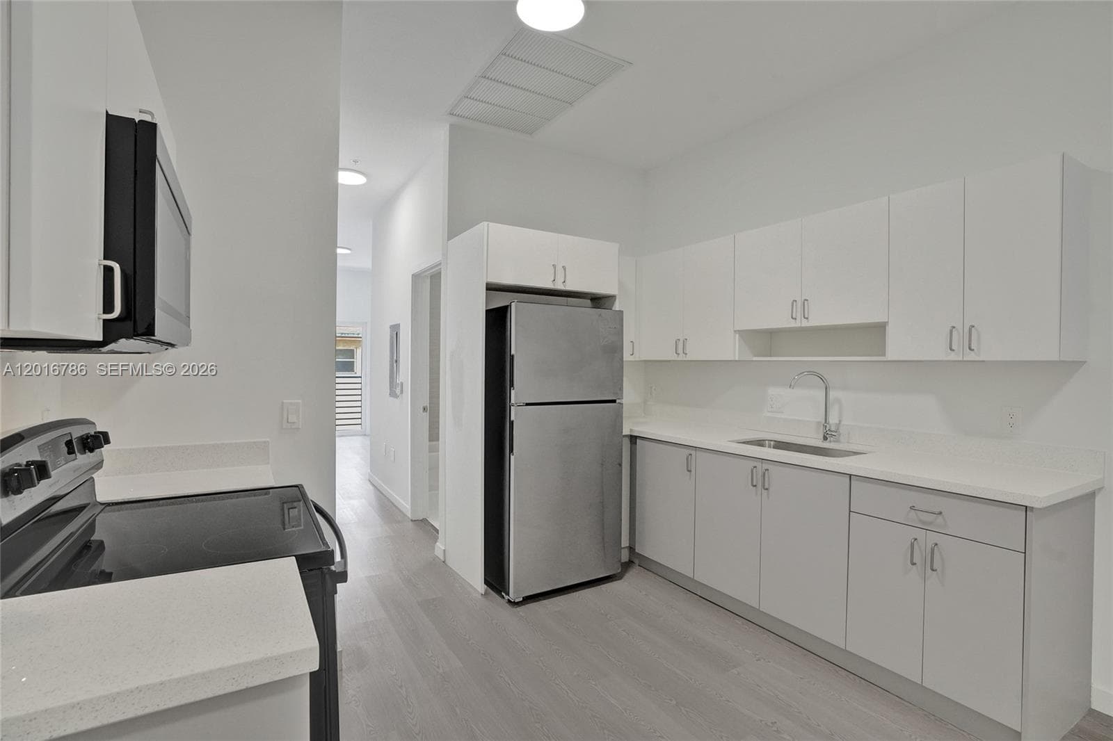 1567 NW 1st St # 9, Miami FL 33125 — 2