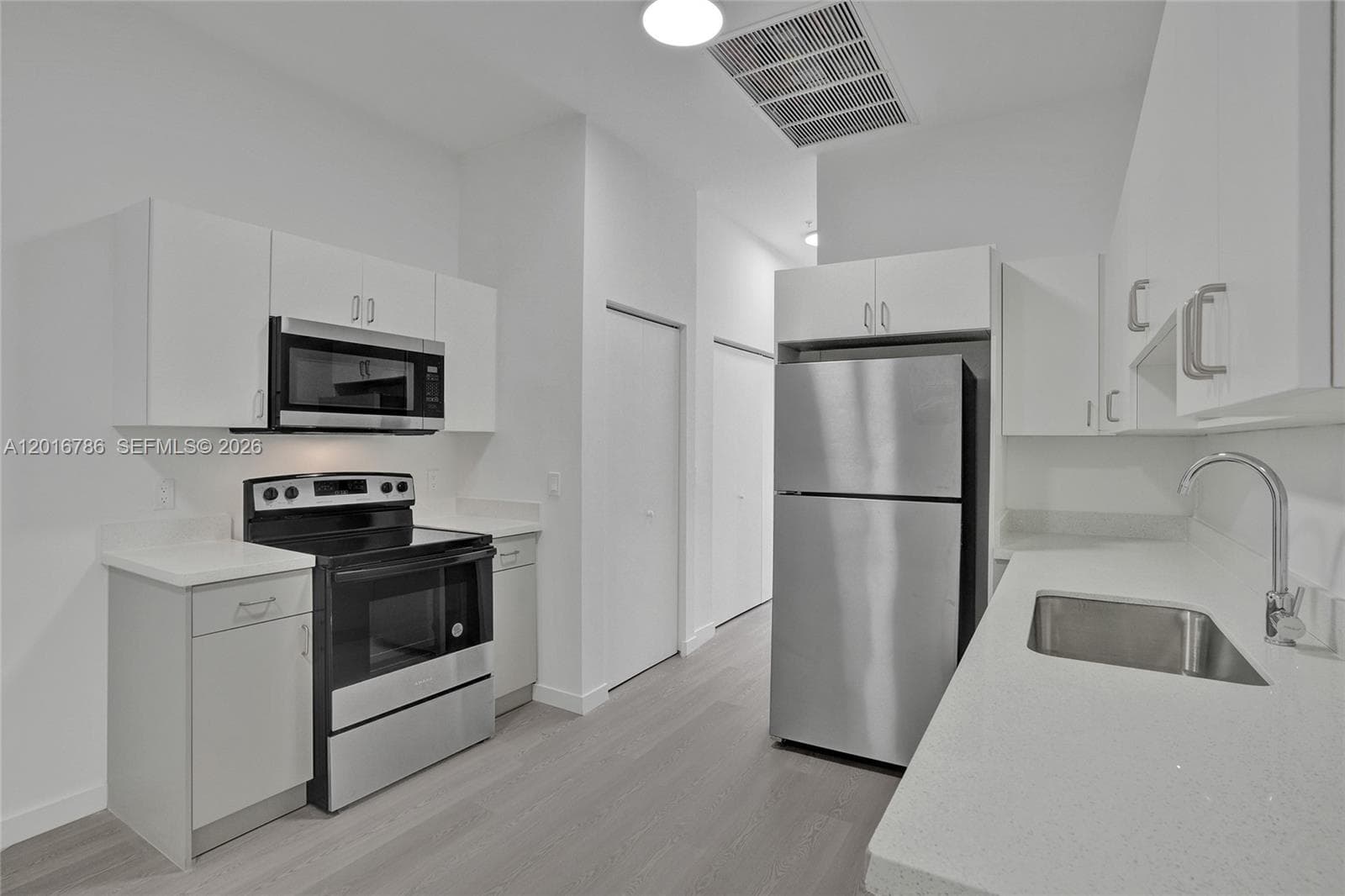 1567 NW 1st St # 9, Miami FL 33125 — 1