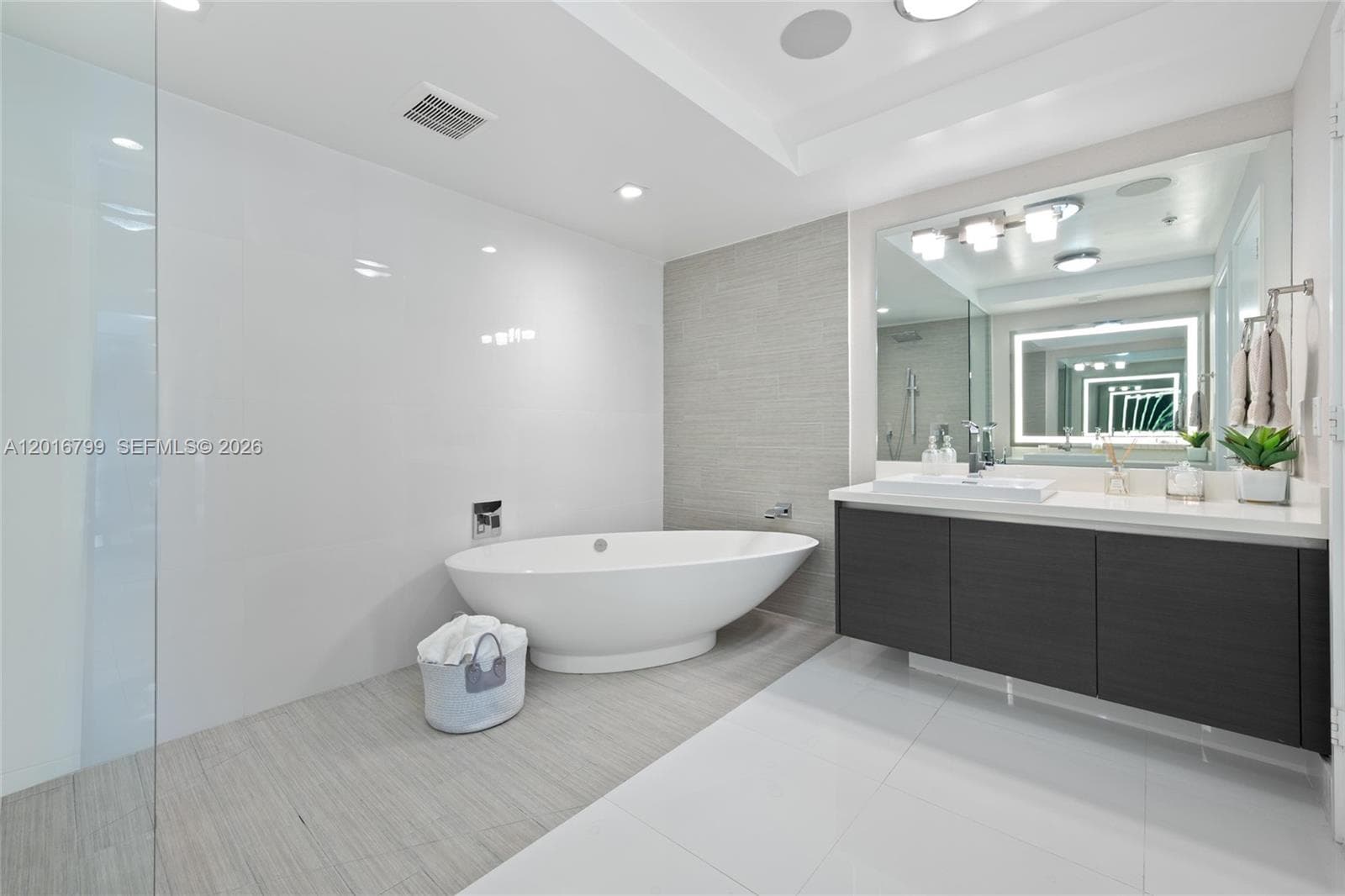 300 Sunny Isles Blvd # 1501, Sunny Isles Beach FL 33160 — 13