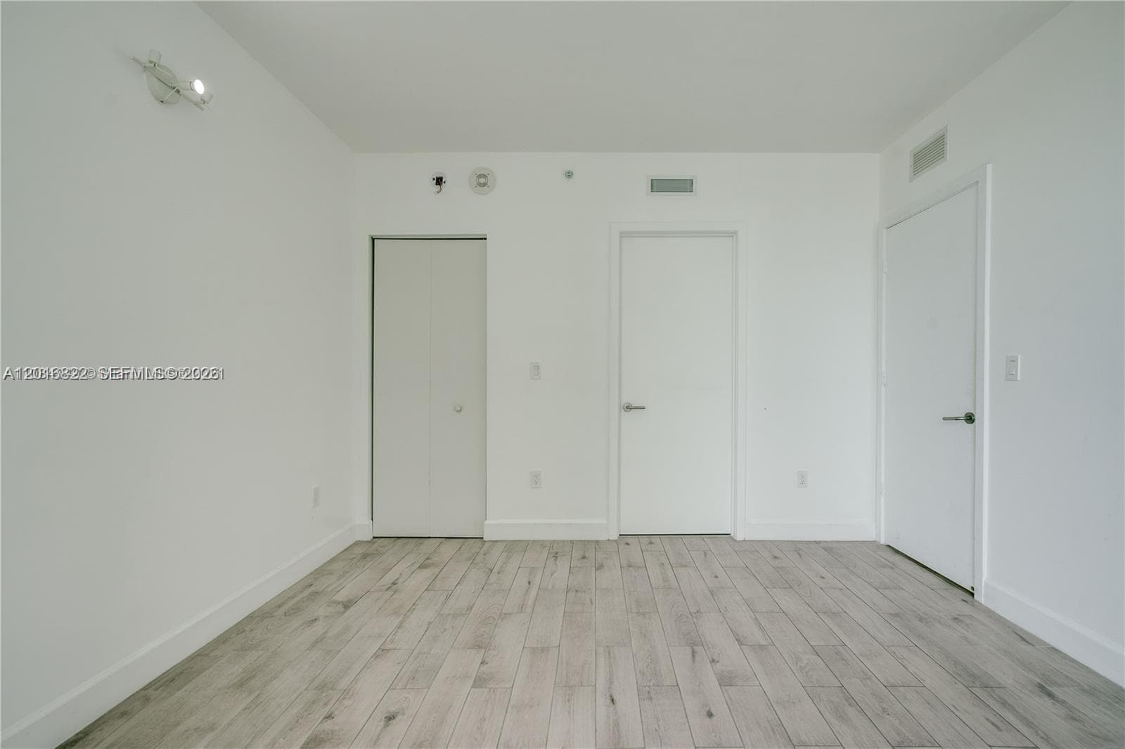 1300 S Miami Ave # 1709, Miami FL 33130 — 23