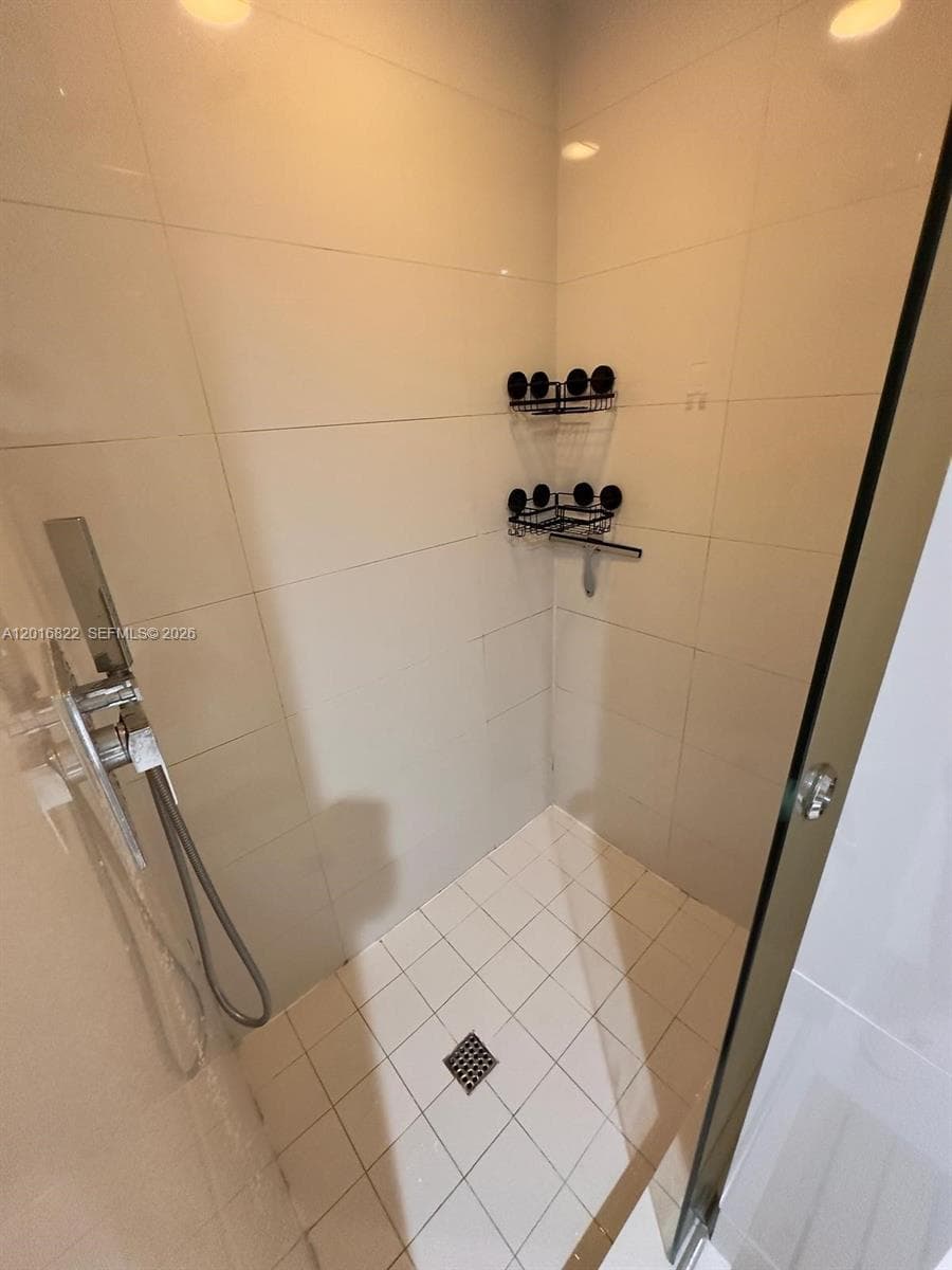 1300 S Miami Ave # 1709, Miami FL 33130 — 17