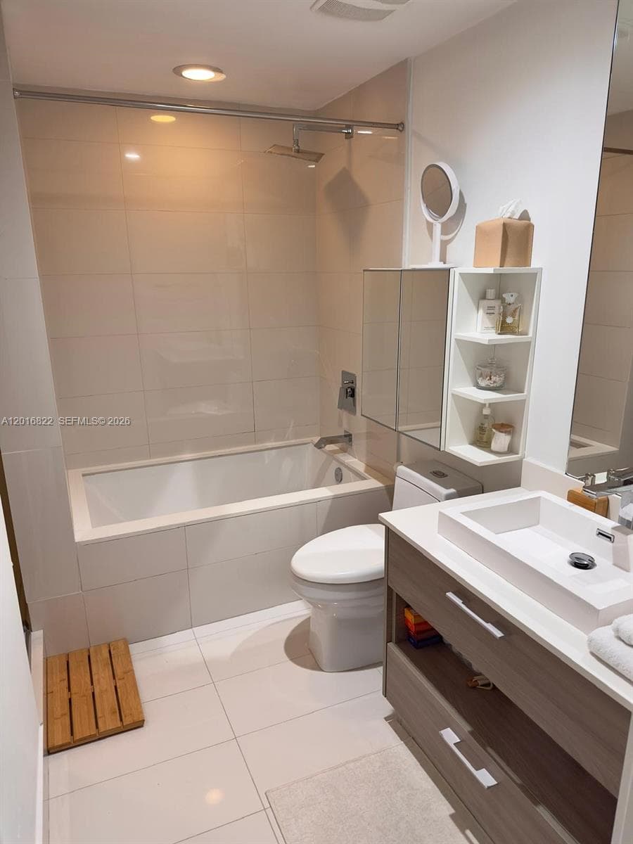 1300 S Miami Ave # 1709, Miami FL 33130 — 15