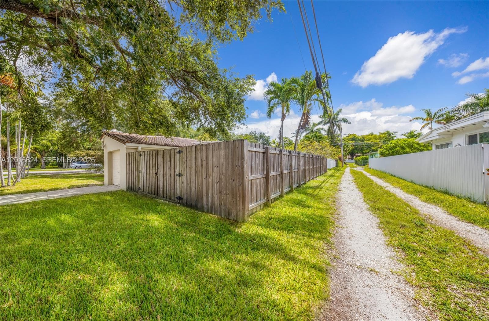 400 Morningside Dr, Miami Springs FL 33166 — 34