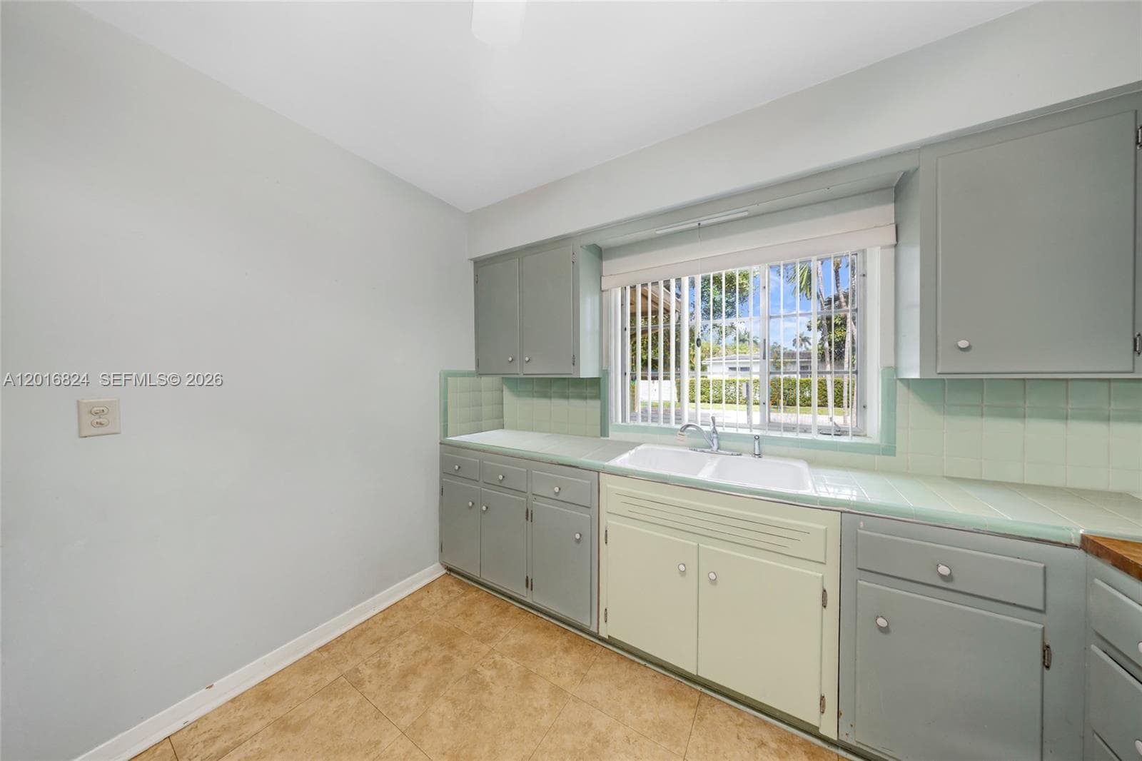 400 Morningside Dr, Miami Springs FL 33166 — 14