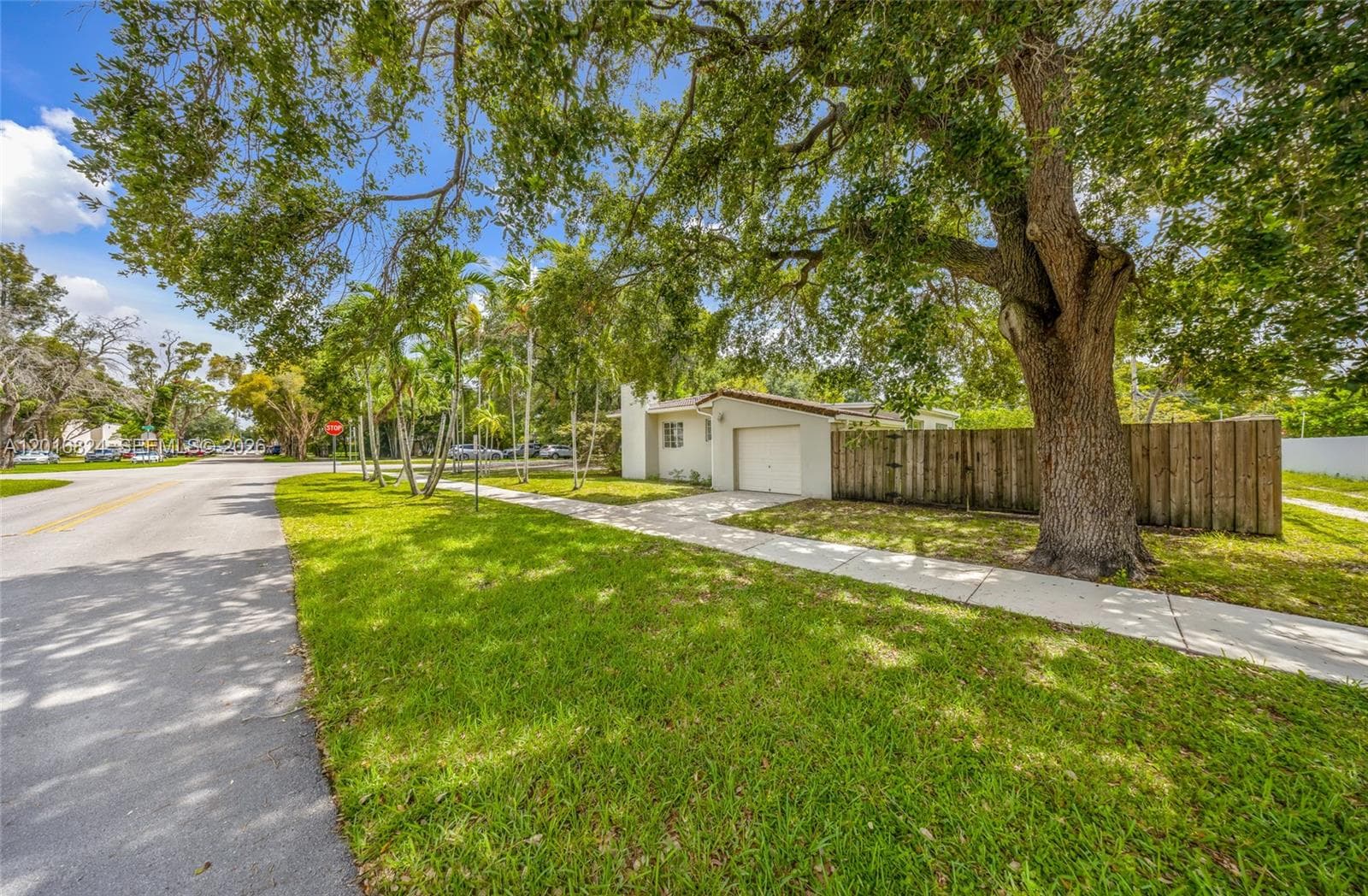 400 Morningside Dr, Miami Springs FL 33166 — 35