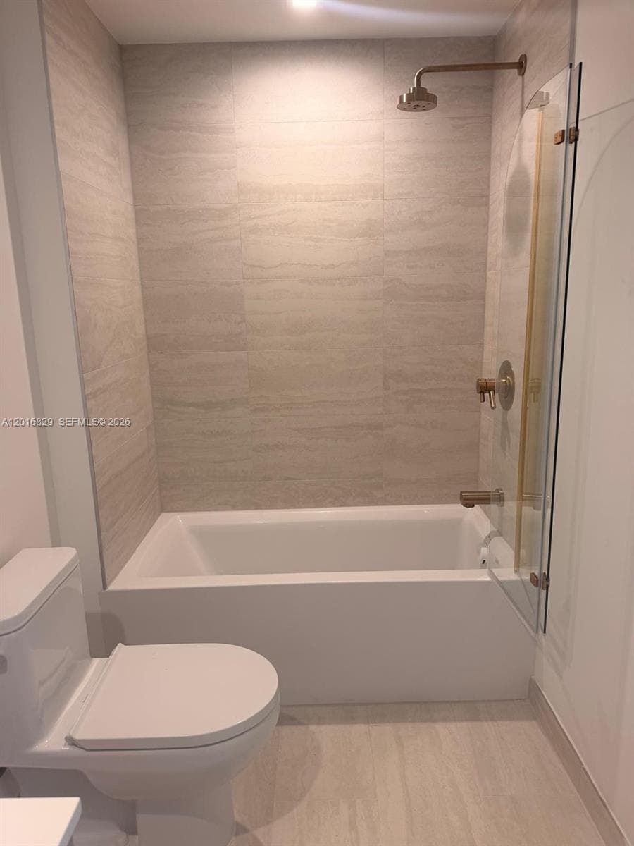 77 SE 5TH ST # 2010, Miami FL 33131 — 10