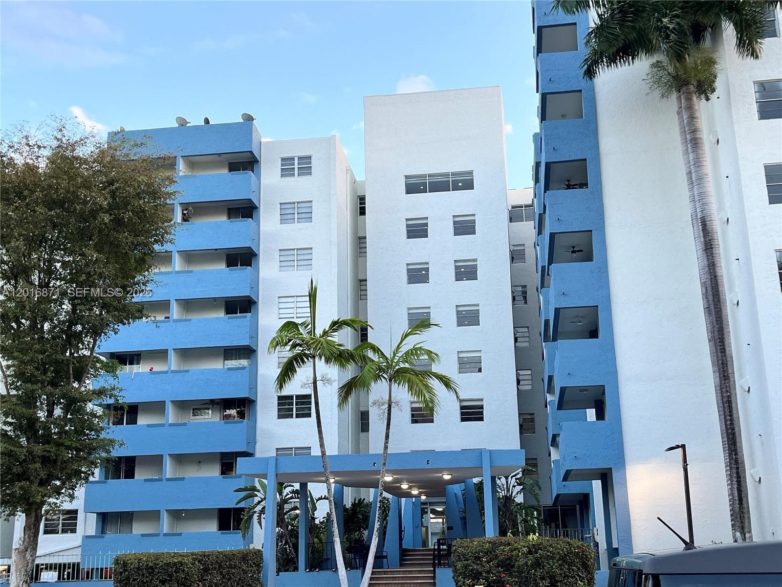 5050 NW 7th St # 220, Miami FL 33126 — 1