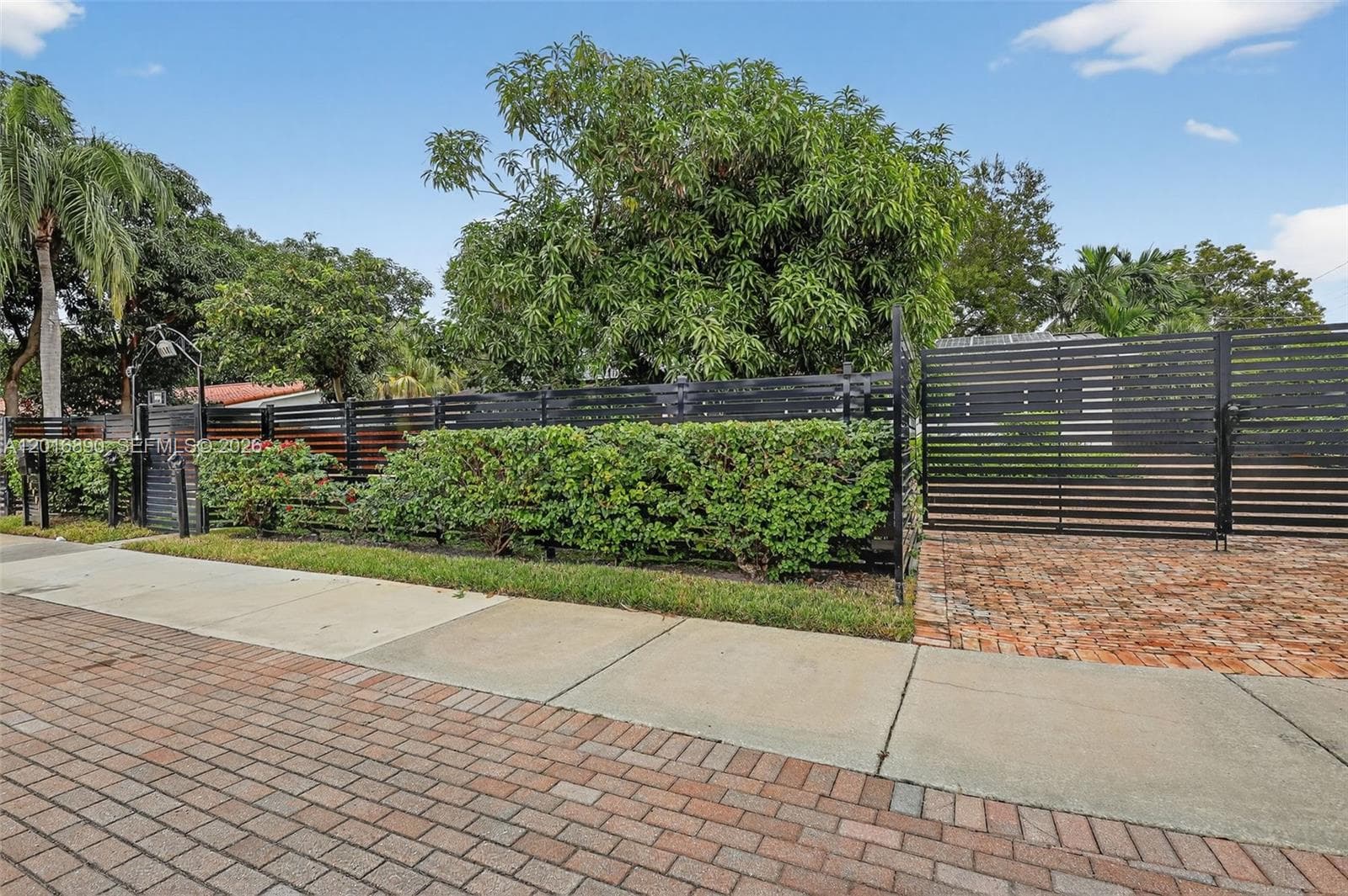 19901 NE 21st Ave, Miami FL 33179 — 38