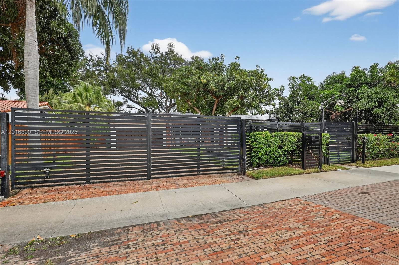 19901 NE 21st Ave, Miami FL 33179 — 41