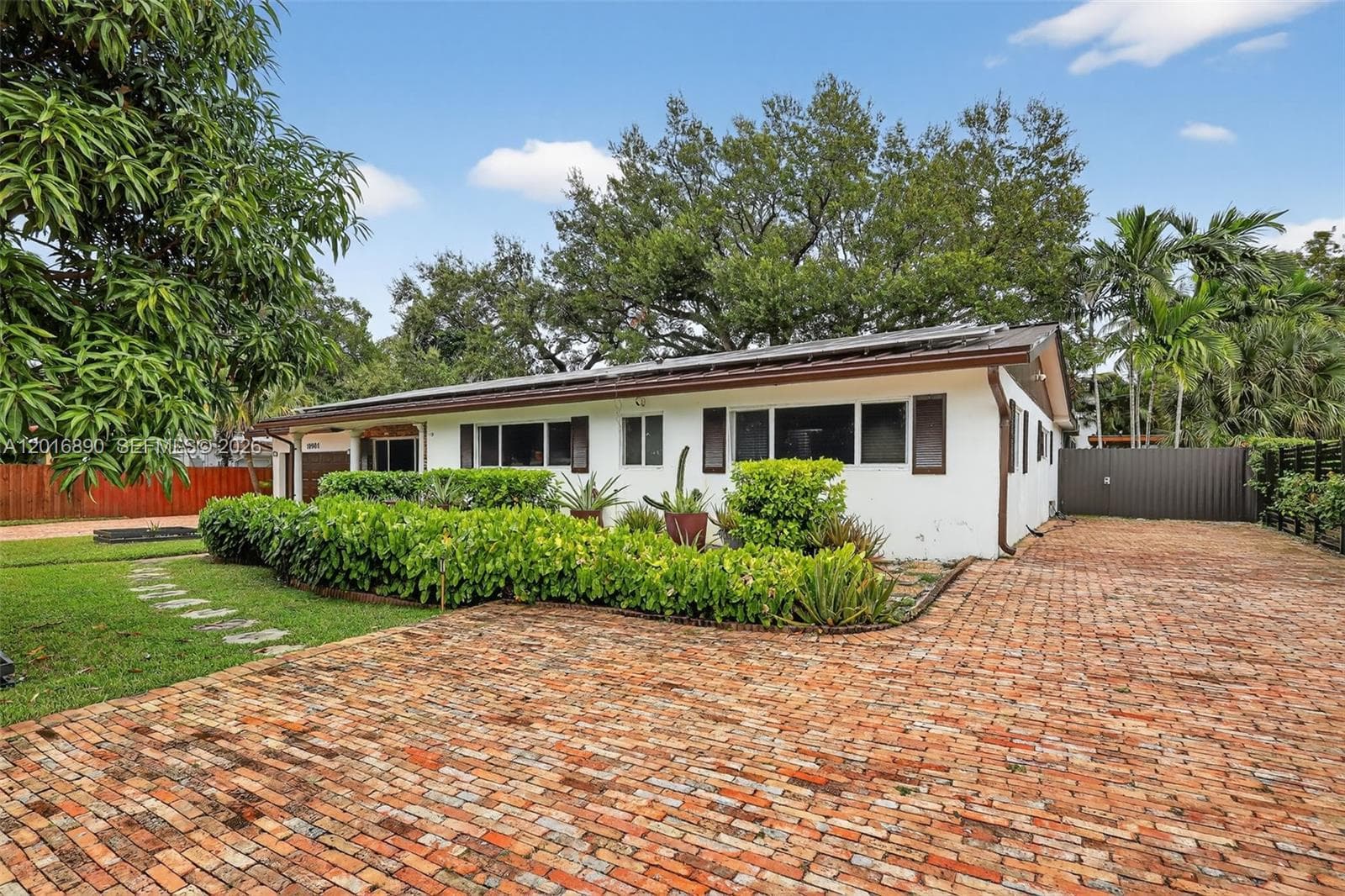 19901 NE 21st Ave, Miami FL 33179 — 64