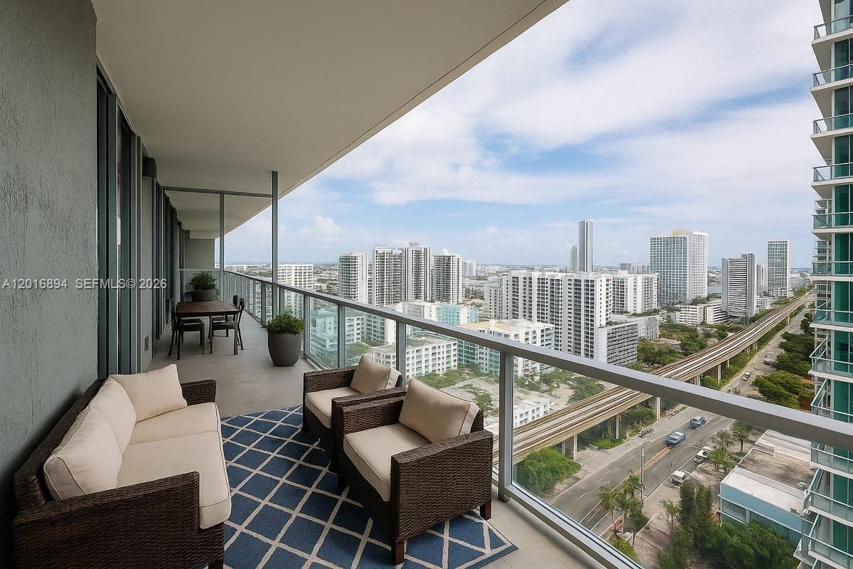 79 SW 12th St, Miami FL 33130 — 16