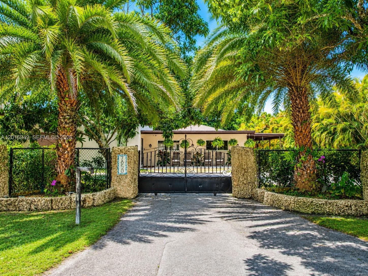 7650 SW 128th St, Pinecrest FL 33156 — 1