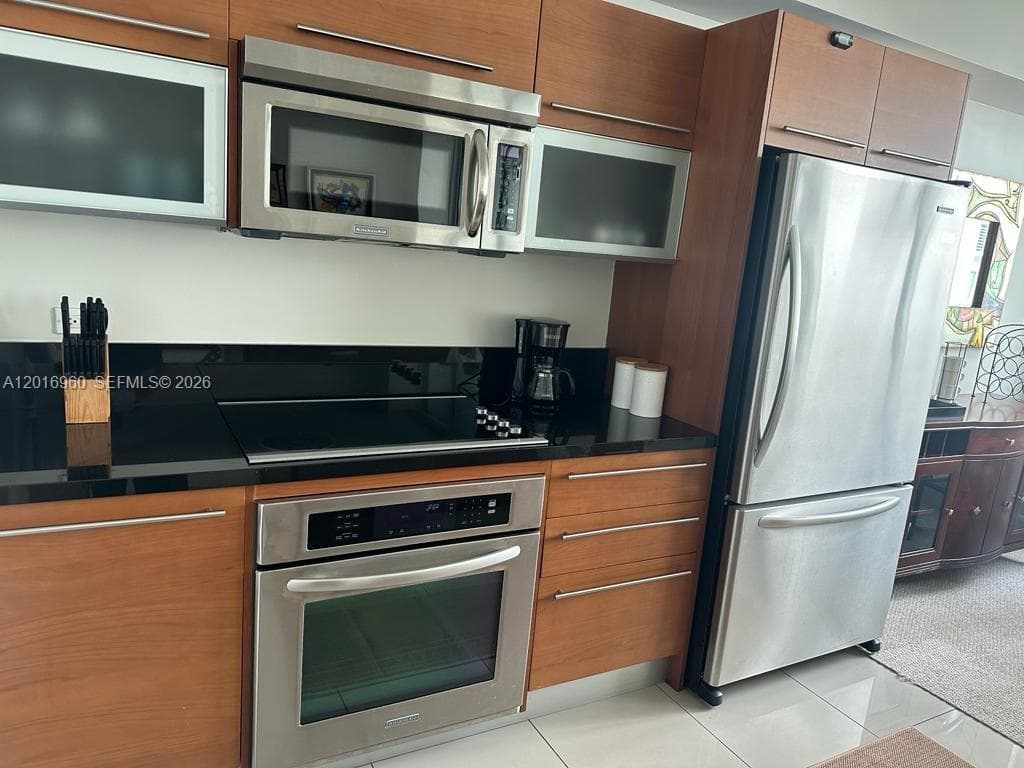 253 NE 2nd St # 1402, Miami FL 33132 — 7