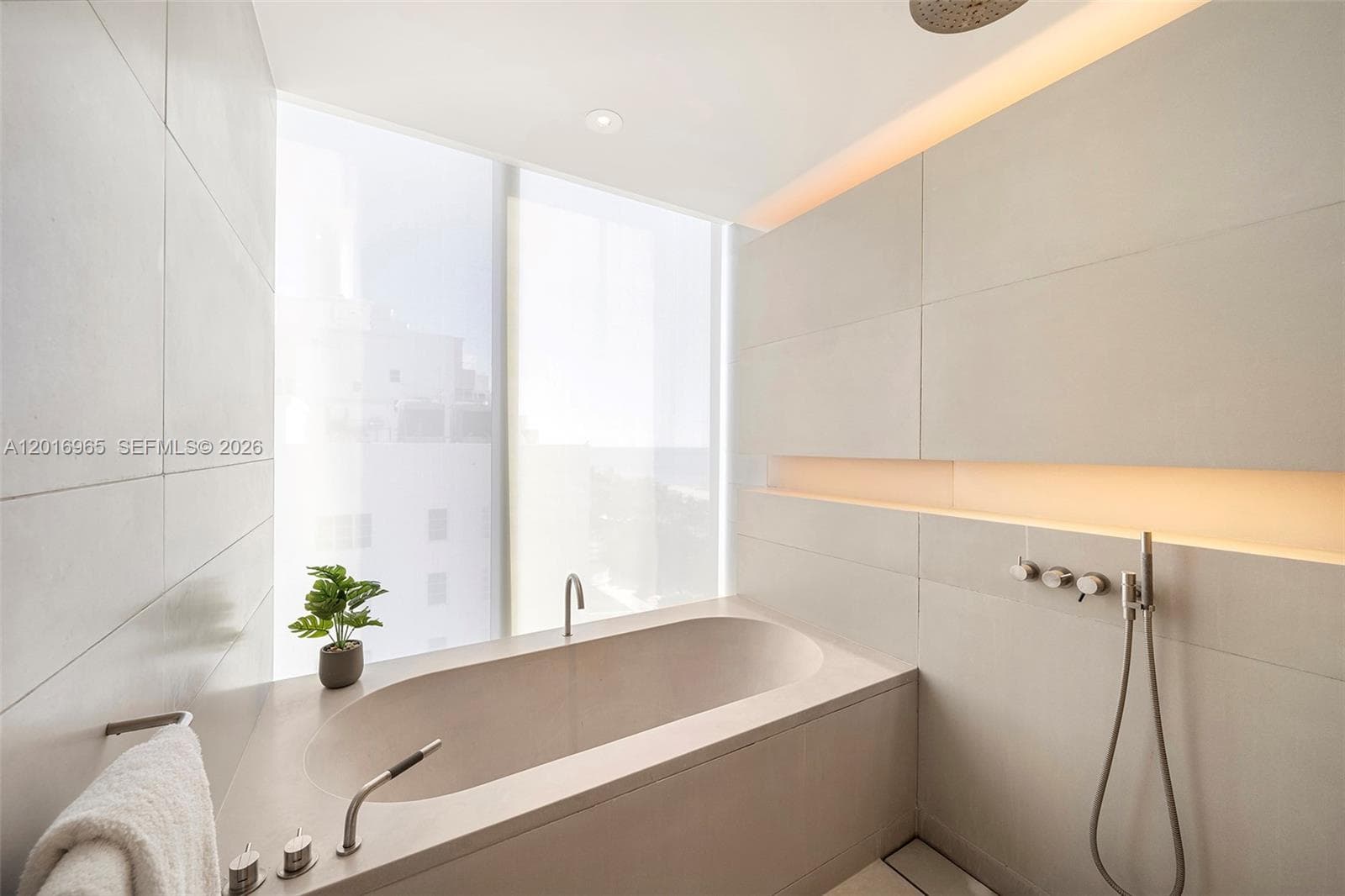 2901 Collins Ave # 901, Miami Beach FL 33140 — 20