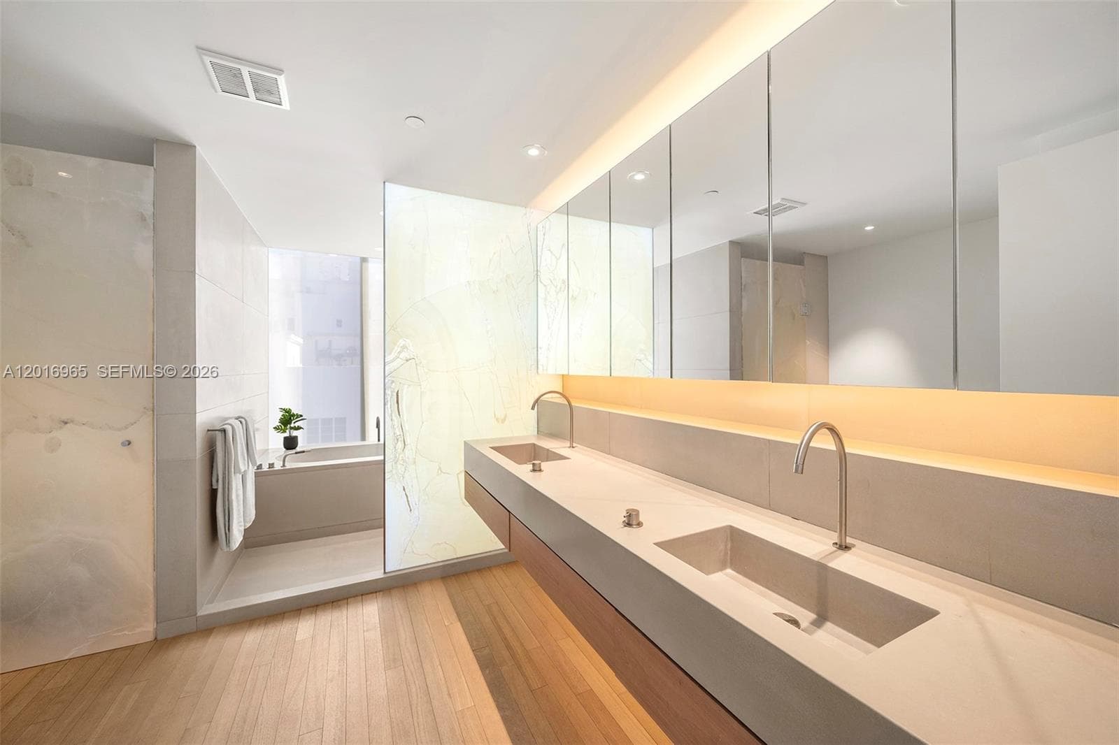 2901 Collins Ave # 901, Miami Beach FL 33140 — 18