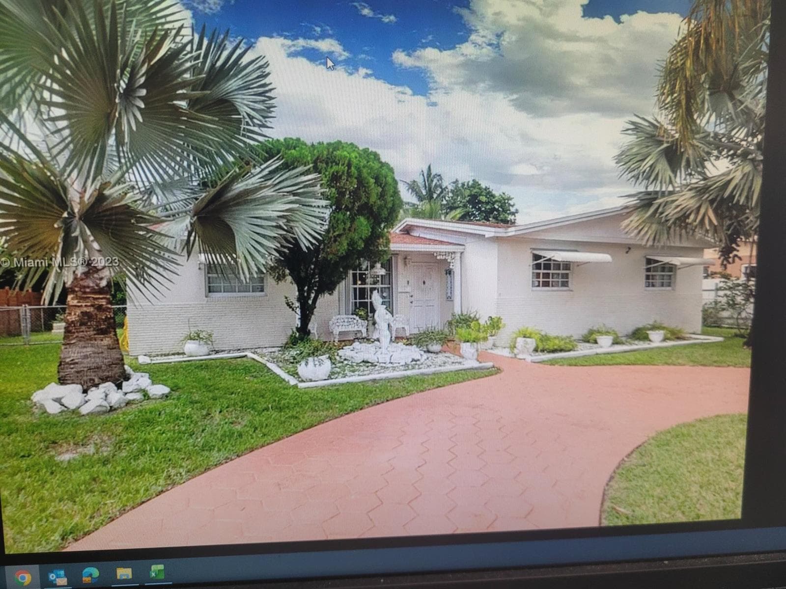 830 NW 200th Terrace, Miami Gardens FL 33169 — 1