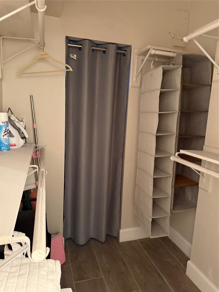 2301 Collins Ave # 528, Miami Beach FL 33139 — 23