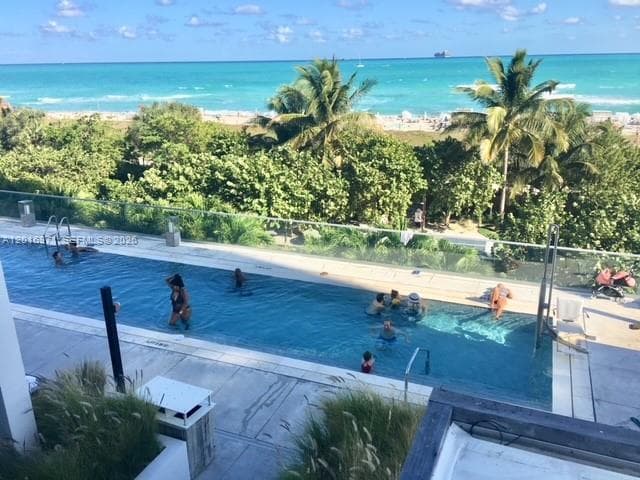 2301 Collins Ave # 528, Miami Beach FL 33139 — 32