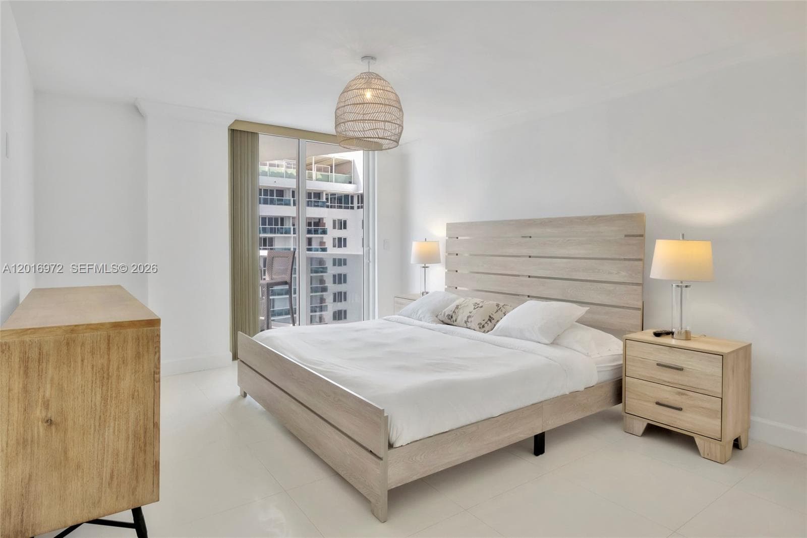 2401 Collins Ave # 1805, Miami Beach FL 33140 — 3