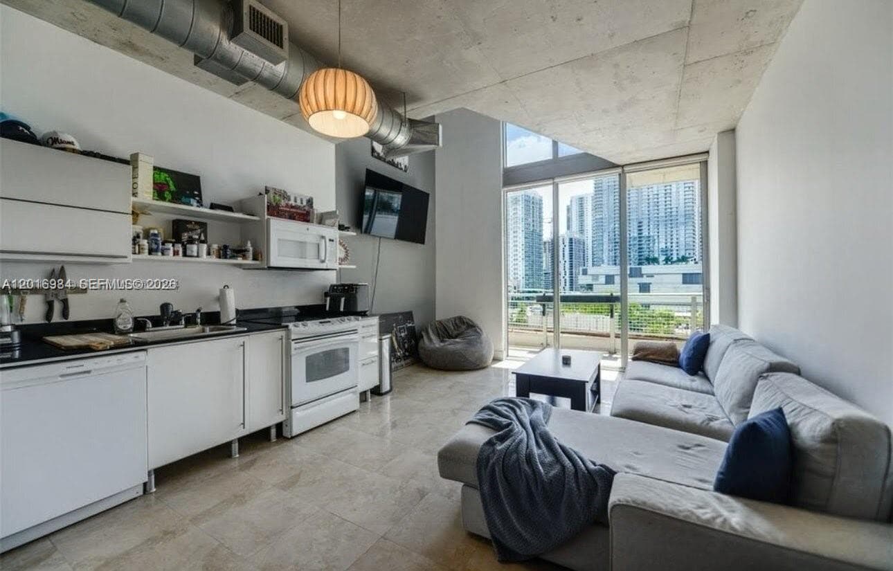 690 SW 1st Ct # 1022, Miami FL 33130 — 2