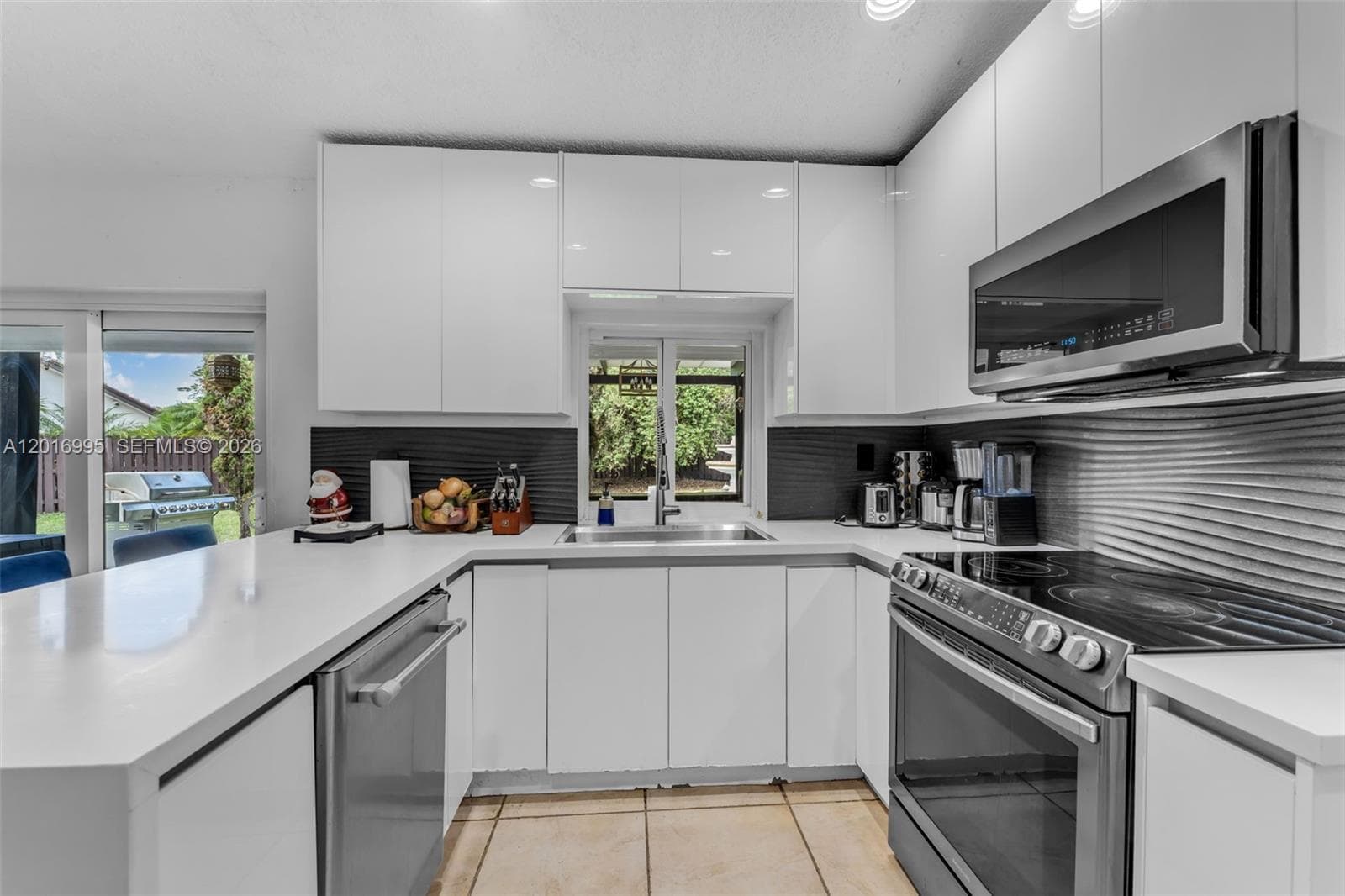 15325 SW 54th Ter, Miami FL 33185 — 13