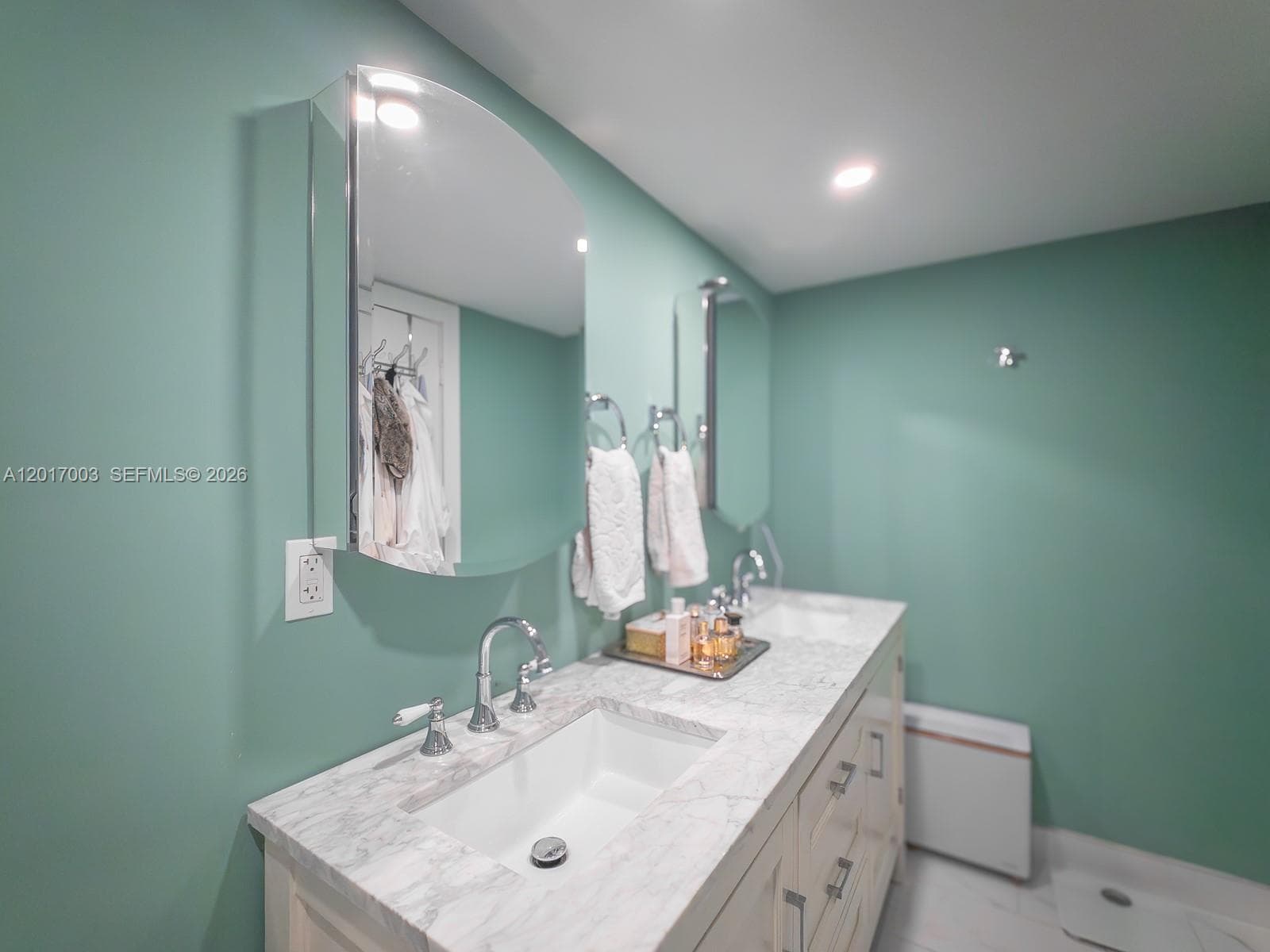 90 Edgewater Dr # 114, Coral Gables FL 33133 — 10