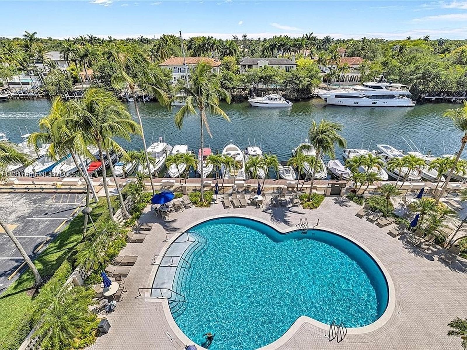90 Edgewater Dr # 114, Coral Gables FL 33133 — 29