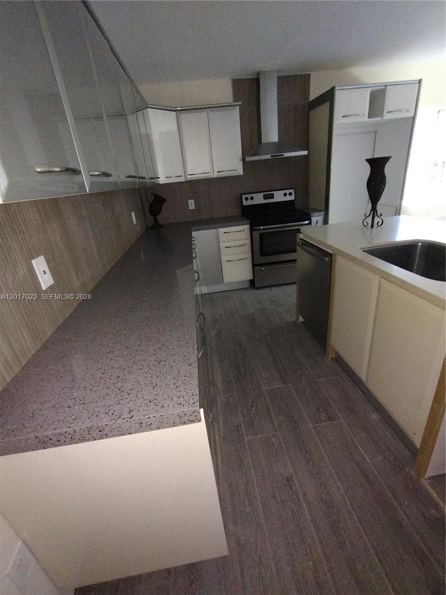 300 S Biscayne River Dr, Miami FL 33169 — 17