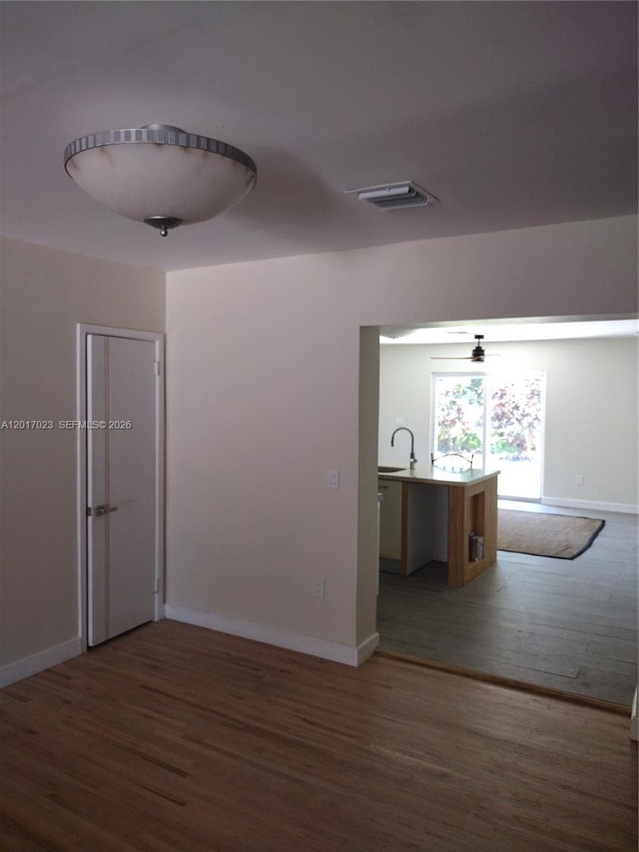 300 S Biscayne River Dr, Miami FL 33169 — 43