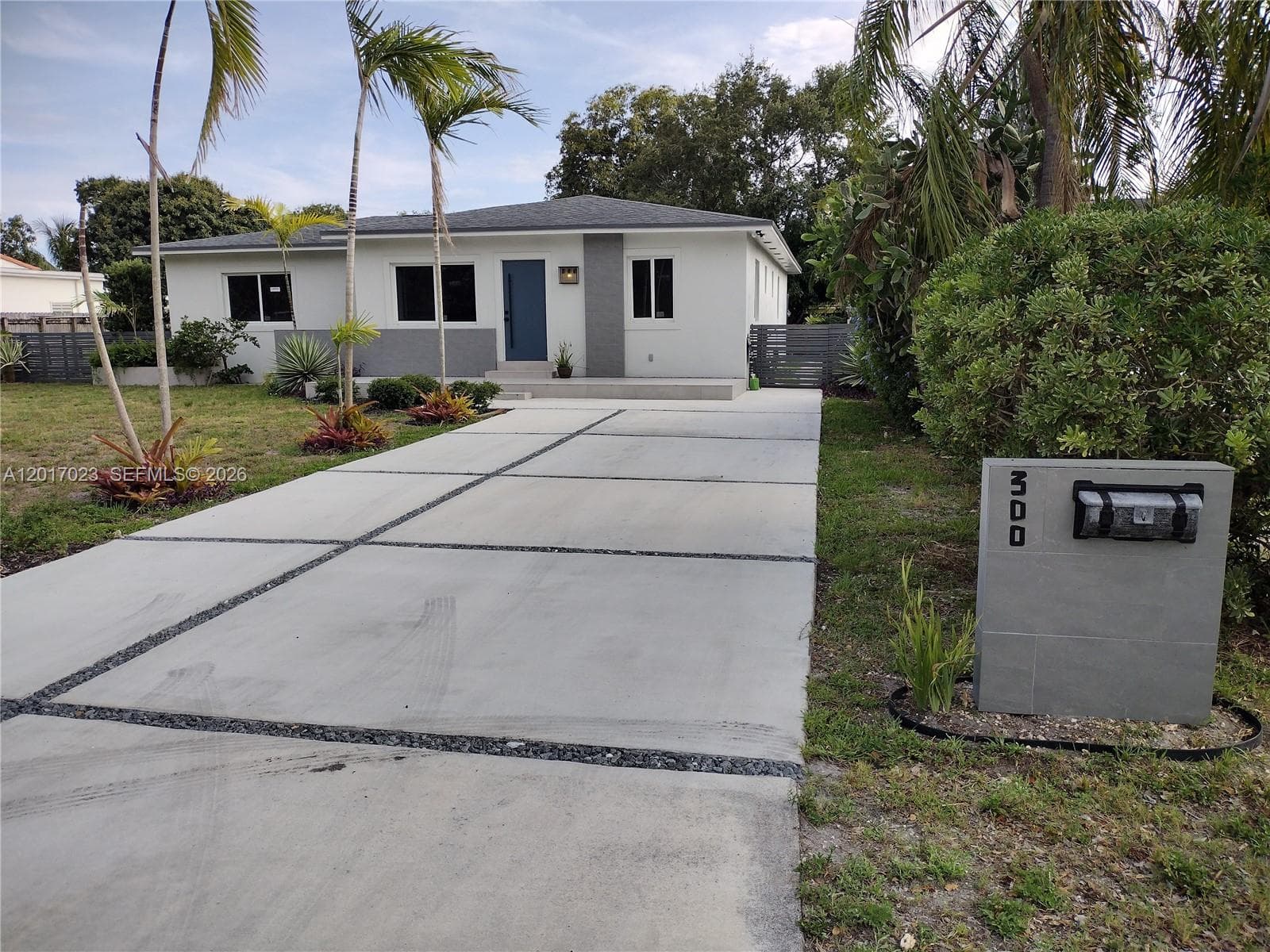 300 S Biscayne River Dr, Miami FL 33169 — 1