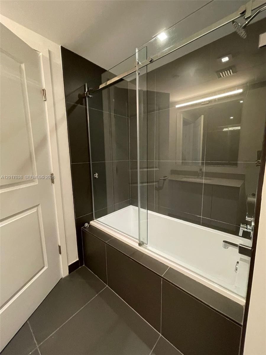 1600 NE 1st Ave # 2405, Miami FL 33132 — 13