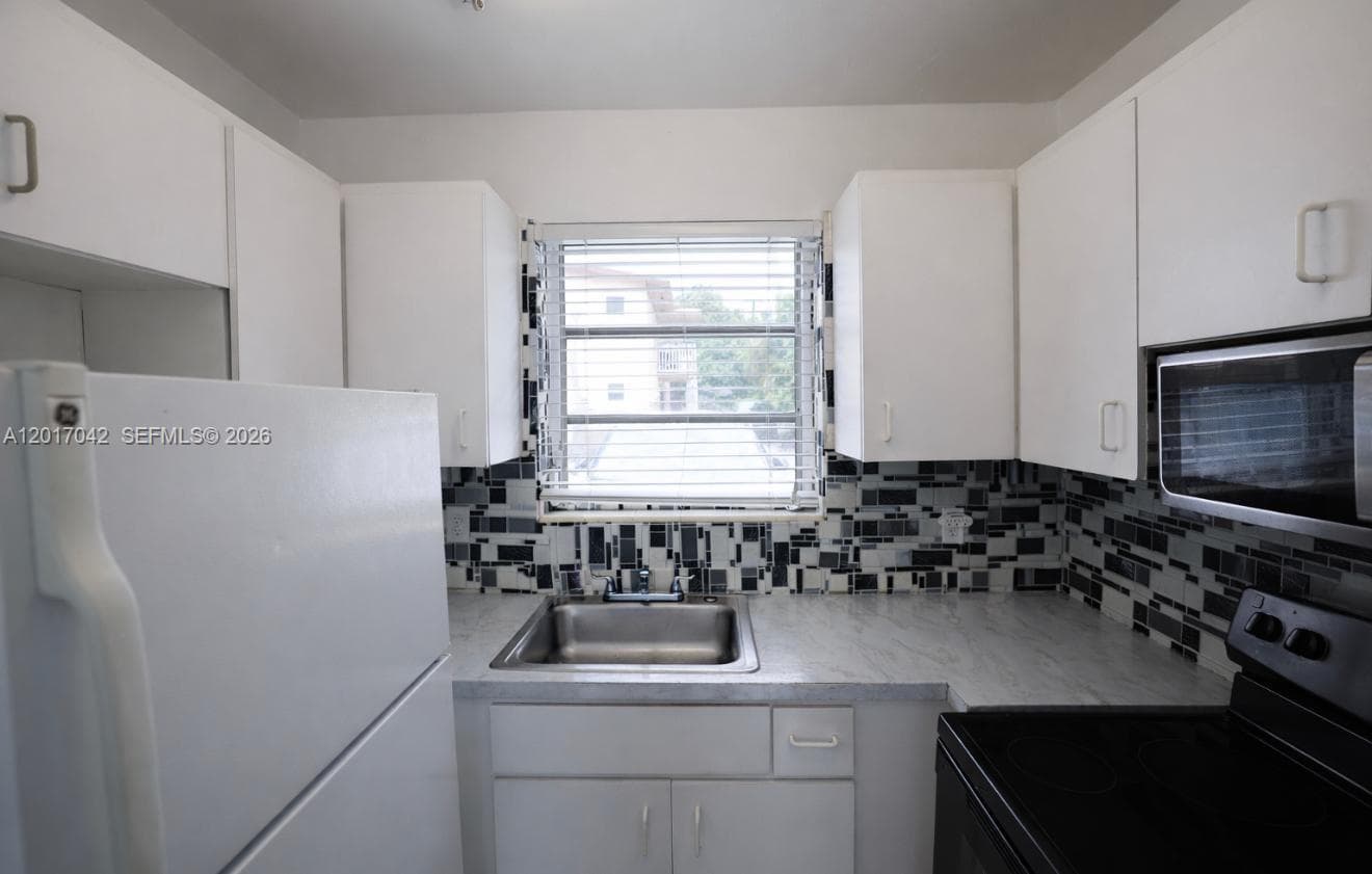 4381 W Flagler St # 3, Miami FL 33134 — 1